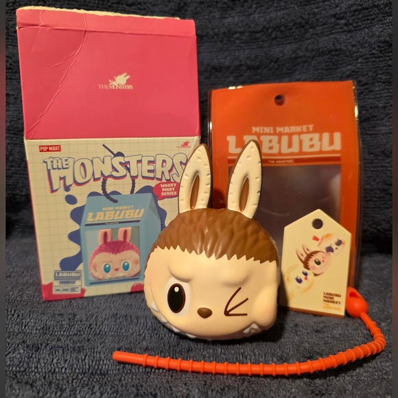 POP MART The Monsters Wacky Mart Series Squish Pendant - Confirmed Yakitori - Picture 1 of 5